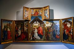 New York Cloisters 29 010 Glass Gallery - The Nativity - Workshop of Rogier van der Weyden, 1399-1464 Brussels.jpg